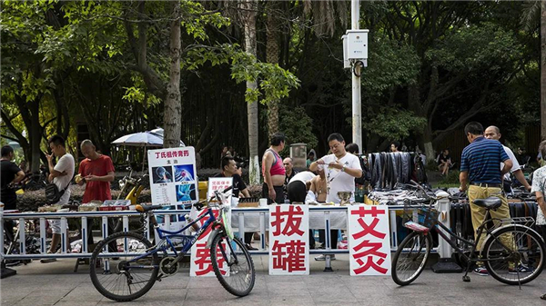 《早市》苏祥麟/摄