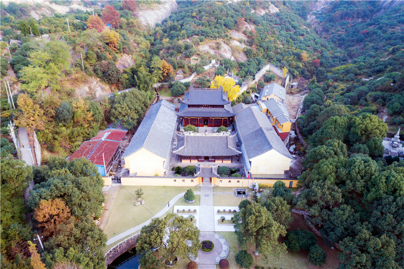 《秋意实际寺》（组图） 梁建飞 拍摄于瓯海茶山实际寺