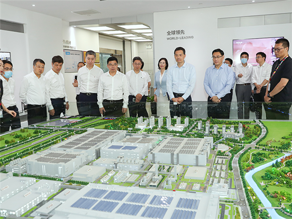 在汉期间，代表团来到武汉企业考察。 图源：温州发布
