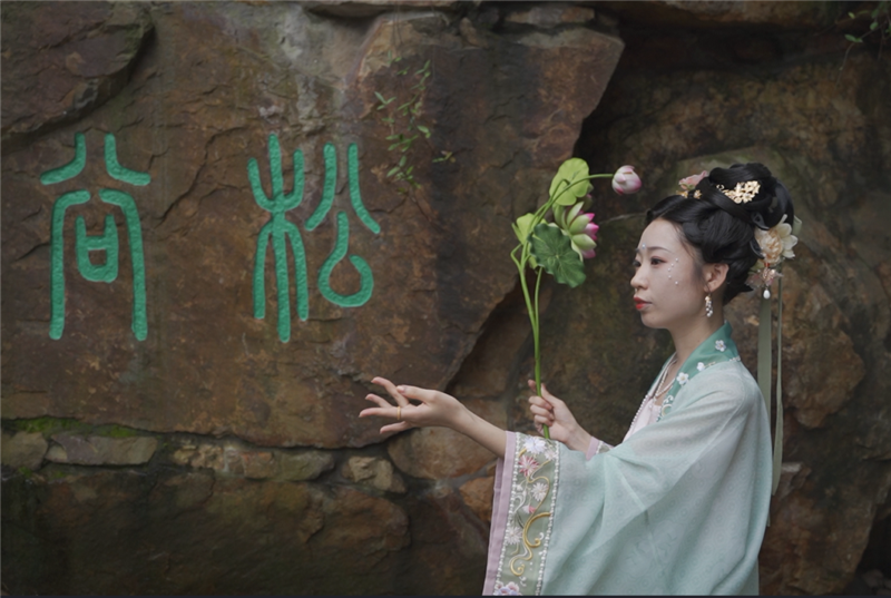 “十二花神”衣香鬓影共聚九山 图源：中国网温州
