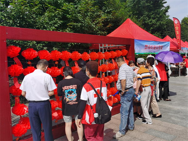 “健康人生•绿色无毒”全民禁毒宣传活动 图源：蒲鞋市街道